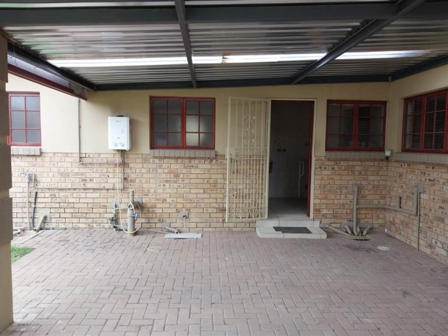 3 Bedroom Property for Sale in Flamwood North West